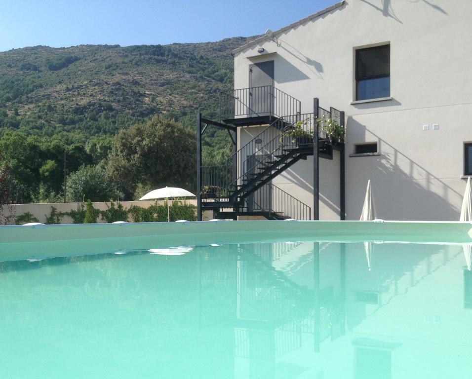 El Hotelito Navaluenga Eksteriør billede