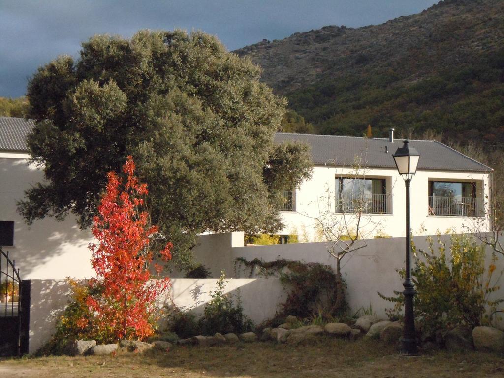 El Hotelito Navaluenga Eksteriør billede